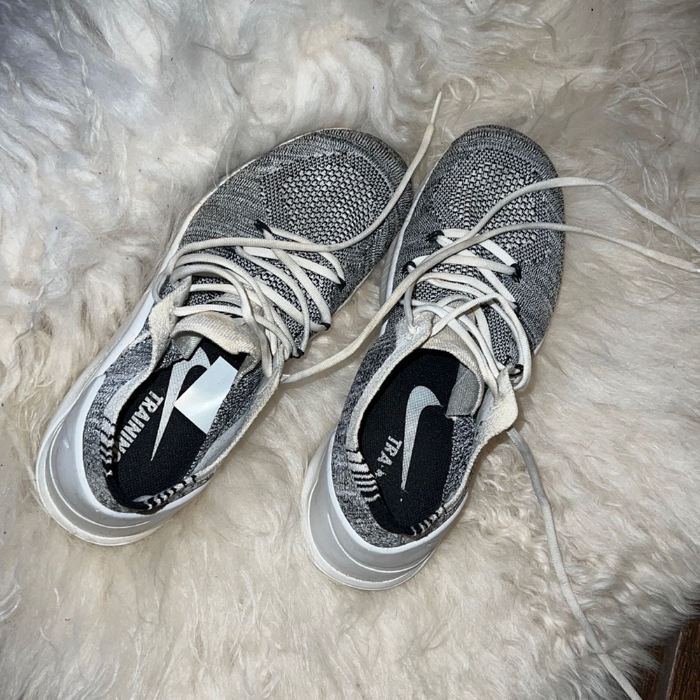 Nike Flyknit Sneakers in grey/white